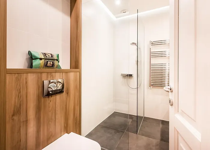 Bpr Opera Lux Treasure Budapesta