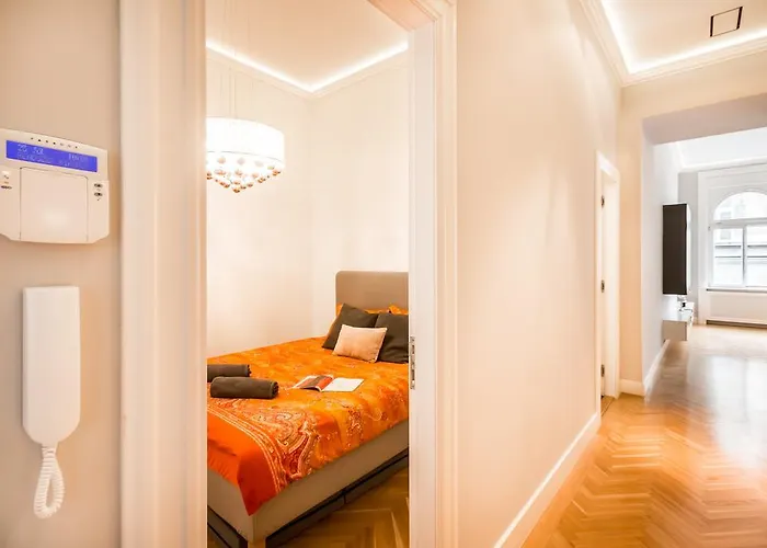 Bpr Opera Lux Treasure * Budapesta