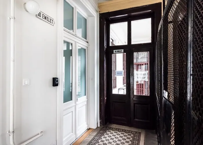 Bpr Opera Lux Treasure * Budapesta