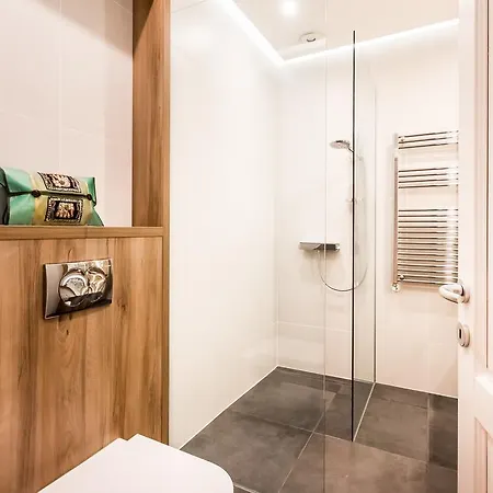 Bpr Opera Lux Treasure Budapest