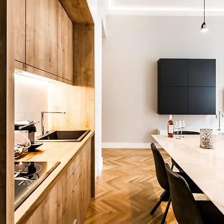 Bpr Opera Lux Treasure Budapest