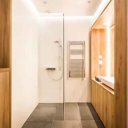 Bpr Opera Lux Treasure Apartman