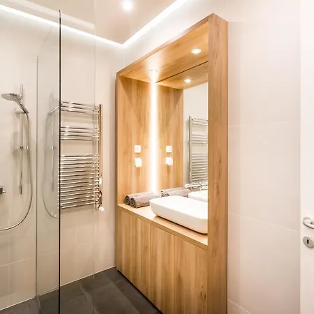 Bpr Opera Lux Treasure Apartman *